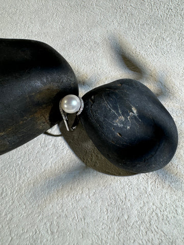 Twilight Leaf Pearl Ring